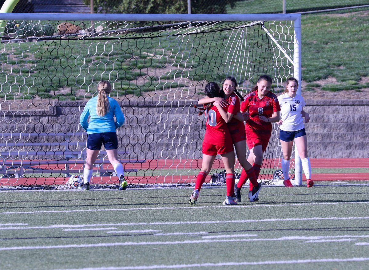 vanhornfalcons's tweet photo. The Lady Falcons defeated the Bears 3-1, to move to 4-0 on the season. This game could be a preview for the district championship 🏆...
🔴⚙️⚽️⚙️🔴
@VanHornWSoccer @Vanhorn_falcons @ZinkeEJC https://t.co/3sUnIajhdq