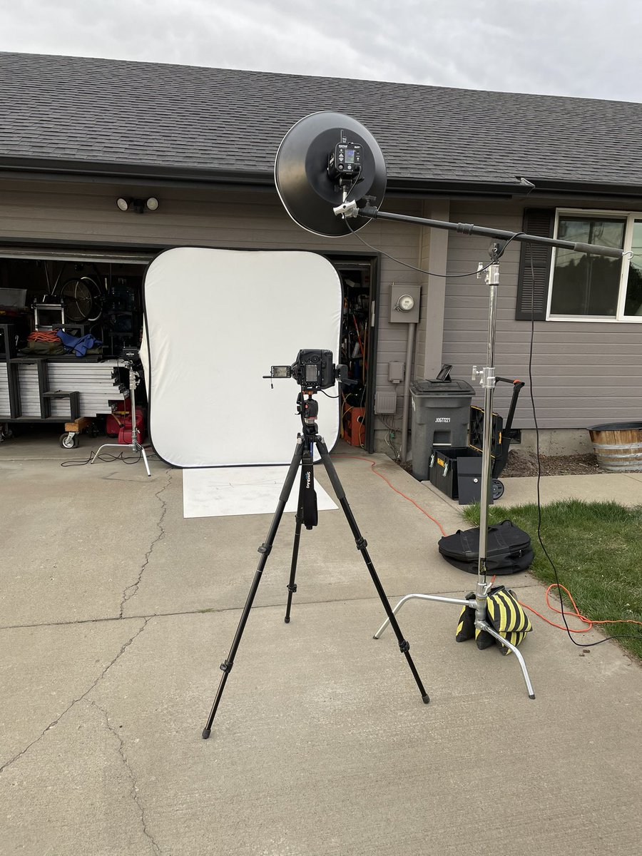 SCActionImages's tweet photo. As long as the weather cooperates, we are going to try and do ZHS Senior Banner photos outside these next few days!  Tonight is day 1 of 5. https://t.co/3eJtSGncqJ