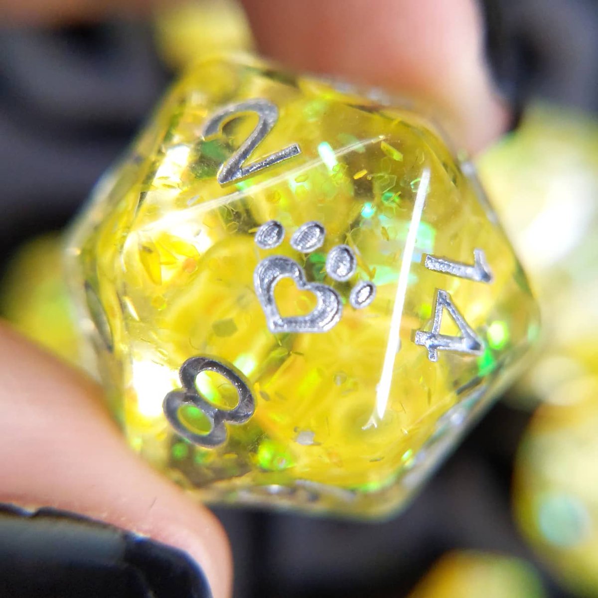 fennekandfinch's tweet photo. Lemon slice dice, sweet tart and dangerous for paper cuts https://t.co/eT2n5s6YxU