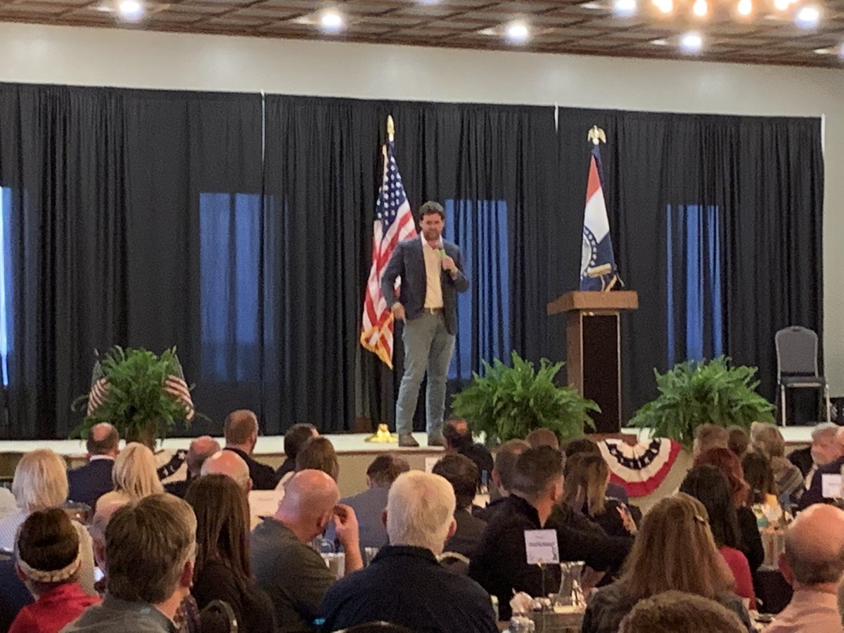 FitzpatrickMO's tweet photo. Great time in Marshall tonight for Saline County Lincoln Day with @Mikelkehoe @RobVescovo @KurtisGregory51 @DLHoskins @JayAshcroftMO @DeanDohrman @glenkolkmeyer @kayhoflander and many others. Huge crowd! https://t.co/mOqByHN0cb