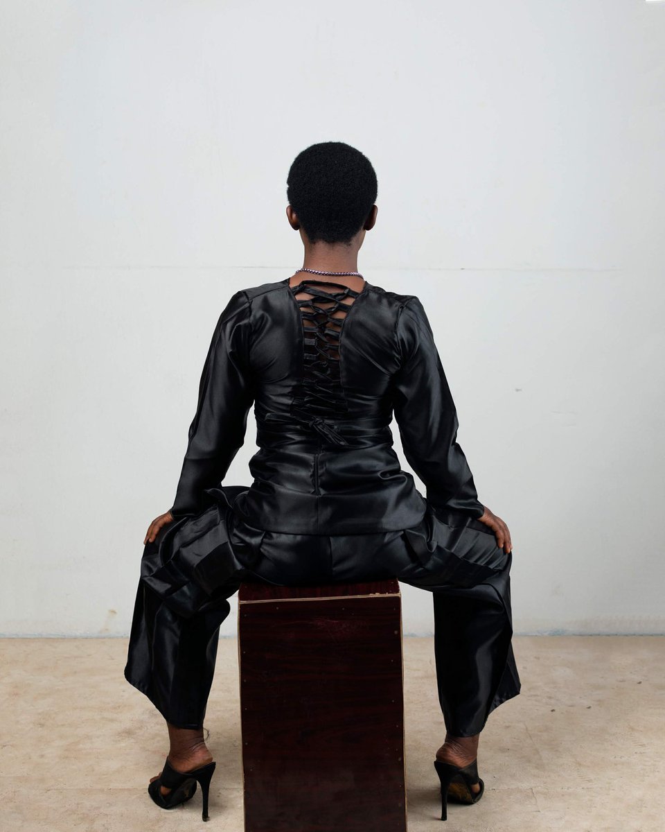 STYLRAPY's tweet photo. V U L N E R A B L E
Look 10
The Corsuit Set
To order, visit the website link in the bio
Or please kindly WHATSAPP +2348026367383
#stylrapy
#style
#therapy
#ethicalfashion
#sustainablefashion
#lagosfashionweek
#blackownedbusiness
#blackowned https://t.co/59tX7ZSuOw