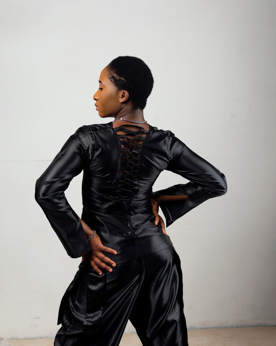STYLRAPY's tweet photo. V U L N E R A B L E
Look 10
The Corsuit Set
To order, visit the website link in the bio
Or please kindly WHATSAPP +2348026367383
#stylrapy
#style
#therapy
#ethicalfashion
#sustainablefashion
#lagosfashionweek
#blackownedbusiness
#blackowned https://t.co/59tX7ZSuOw