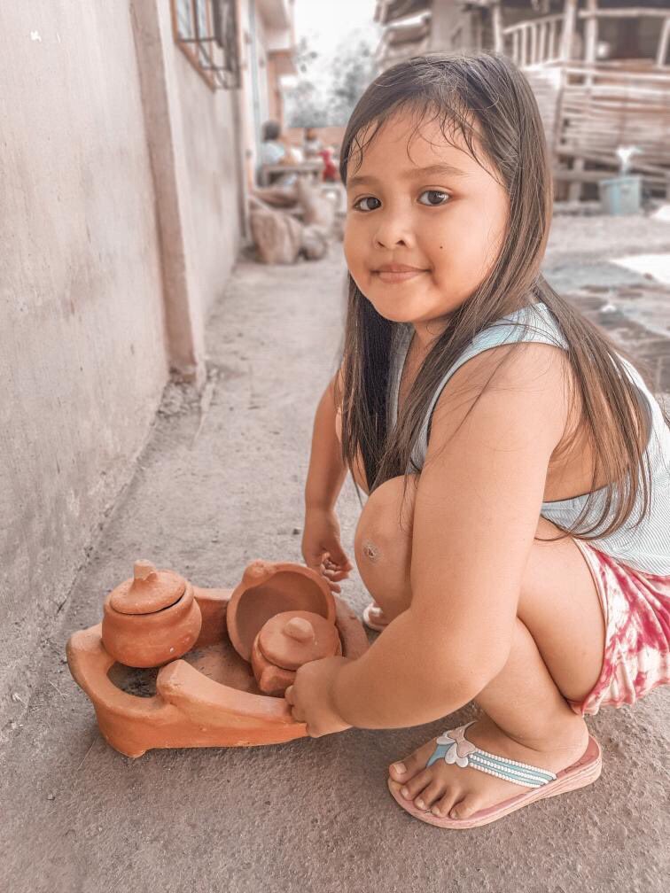cj_gisolat's tweet photo. Ang cute, pati yung laruan nyang "Mini Kalan" HAHAHA https://t.co/RDbpnbfAby