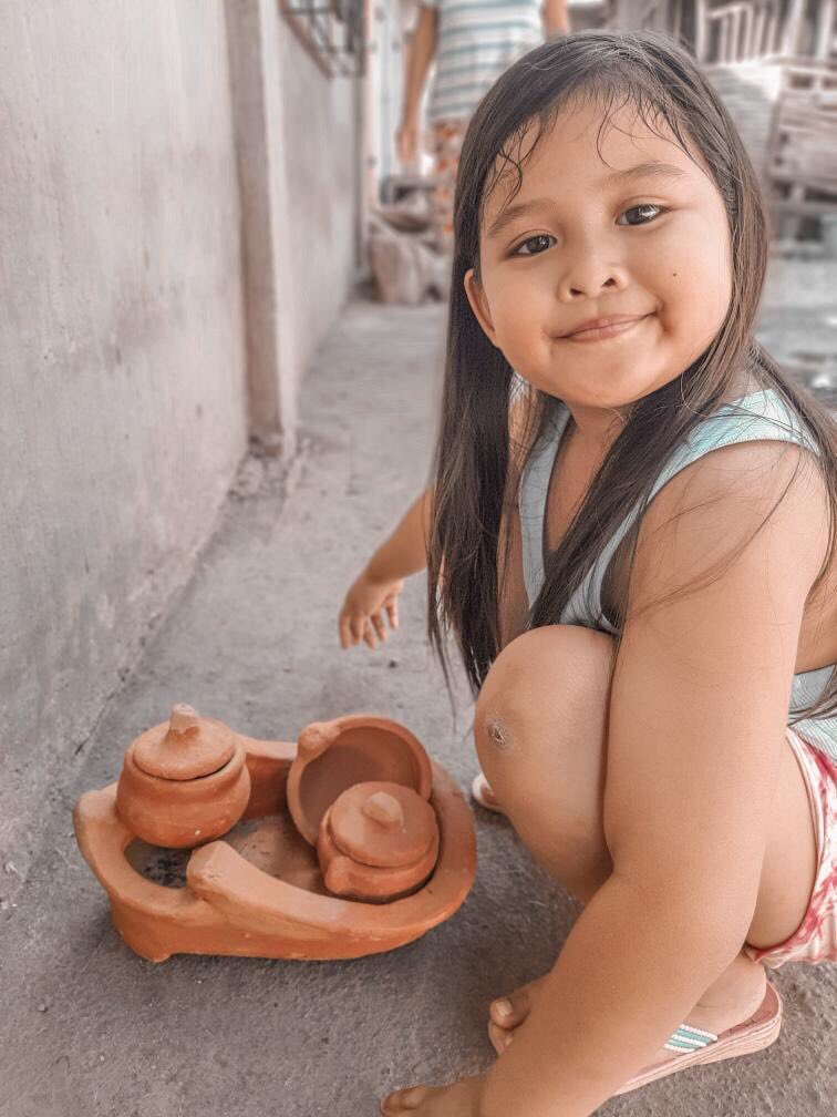 cj_gisolat's tweet photo. Ang cute, pati yung laruan nyang "Mini Kalan" HAHAHA https://t.co/RDbpnbfAby