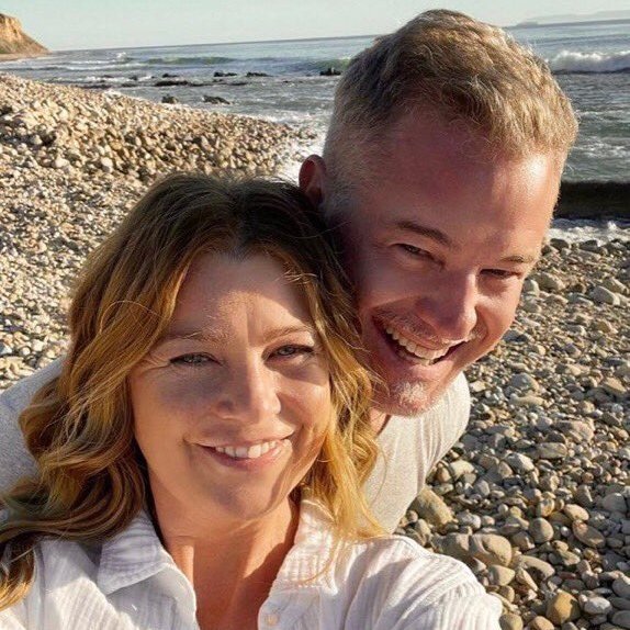 arizonapedia's tweet photo. these beach selfies are very personal to me #GreysAnatomy https://t.co/lPAEGQ3XZJ