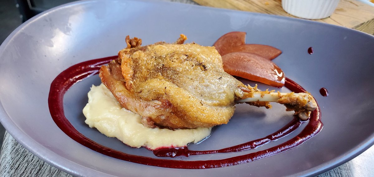 Beautiful evening for dinner by the falls at <a href="/glasswine/">Winegrape</a>.bar.kitchen. 

#ledgeshotel #TakeMeToLedges #poconomtns #hawleypa #visitpa #stayselect #historichotel #historicpoconos #spring #springitonpa #SettlersHospitality #discovernepa #foodie #waterfallview #waterfalldining