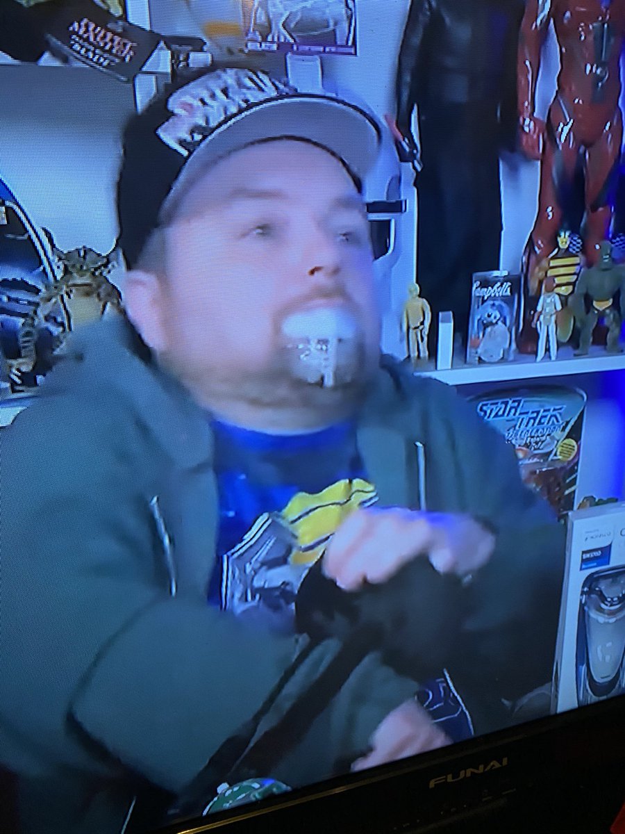 JohnDavern's tweet photo. @redlettermedia  when you don’t let her know, after she ask you to tell her https://t.co/jjKLS3MYwY