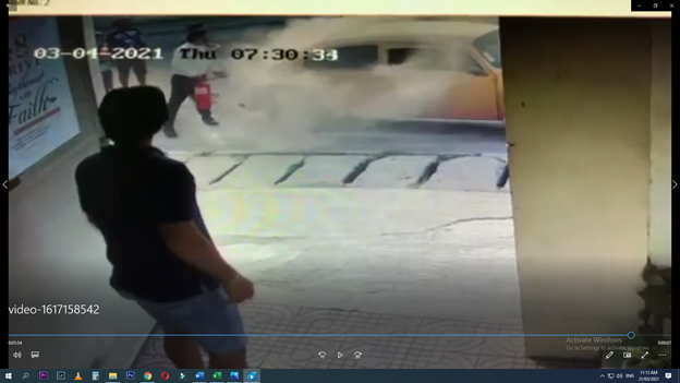PhilippineStar's tweet photo. A security guard did not hesitate to save a three-year-old child from a burning car last March 4, 2021. (Photos courtesy of BFP Davao Region) https://t.co/pUz9ljP0Ay
