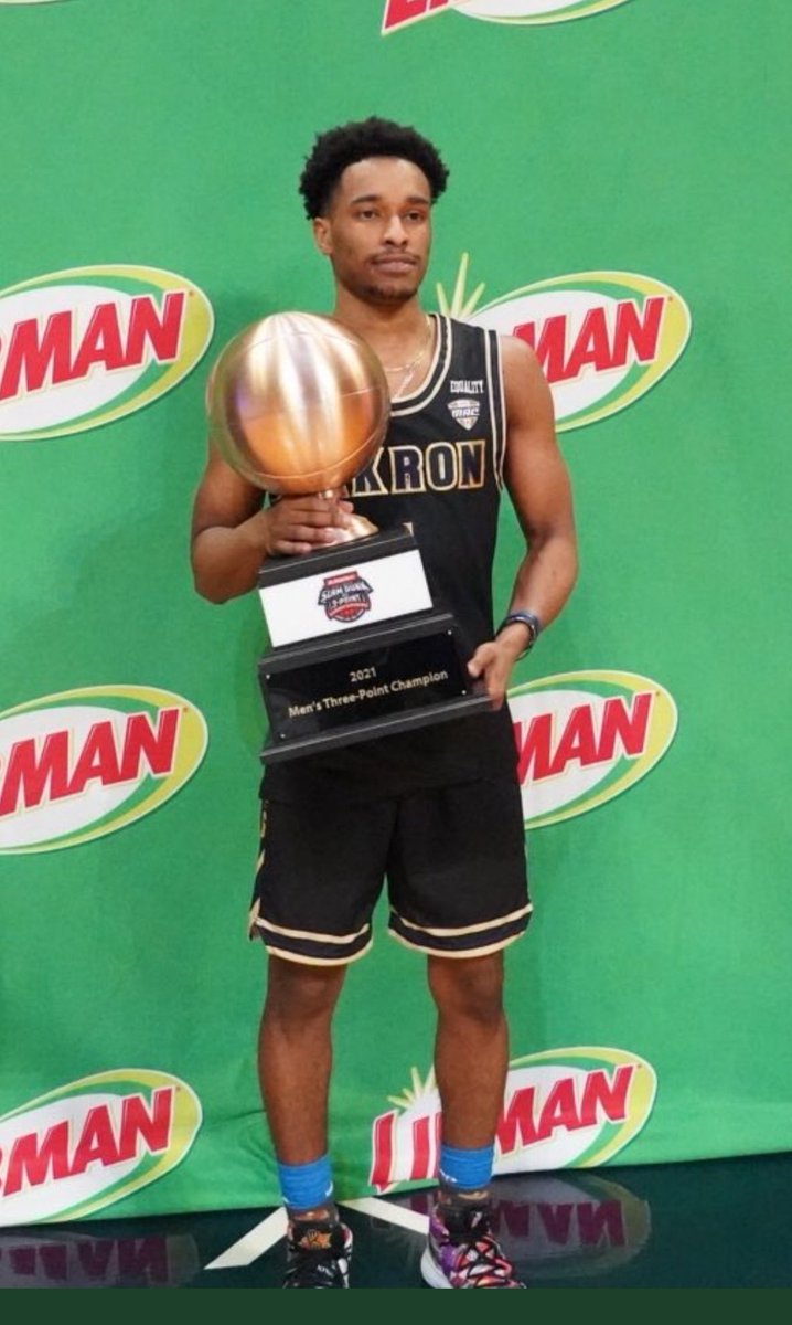 Zips_United's tweet photo. Forever our point guard, Forever a Zip.

📷 @CollegeSLAM

#GoZips #1Akron https://t.co/GffMkb7OrO