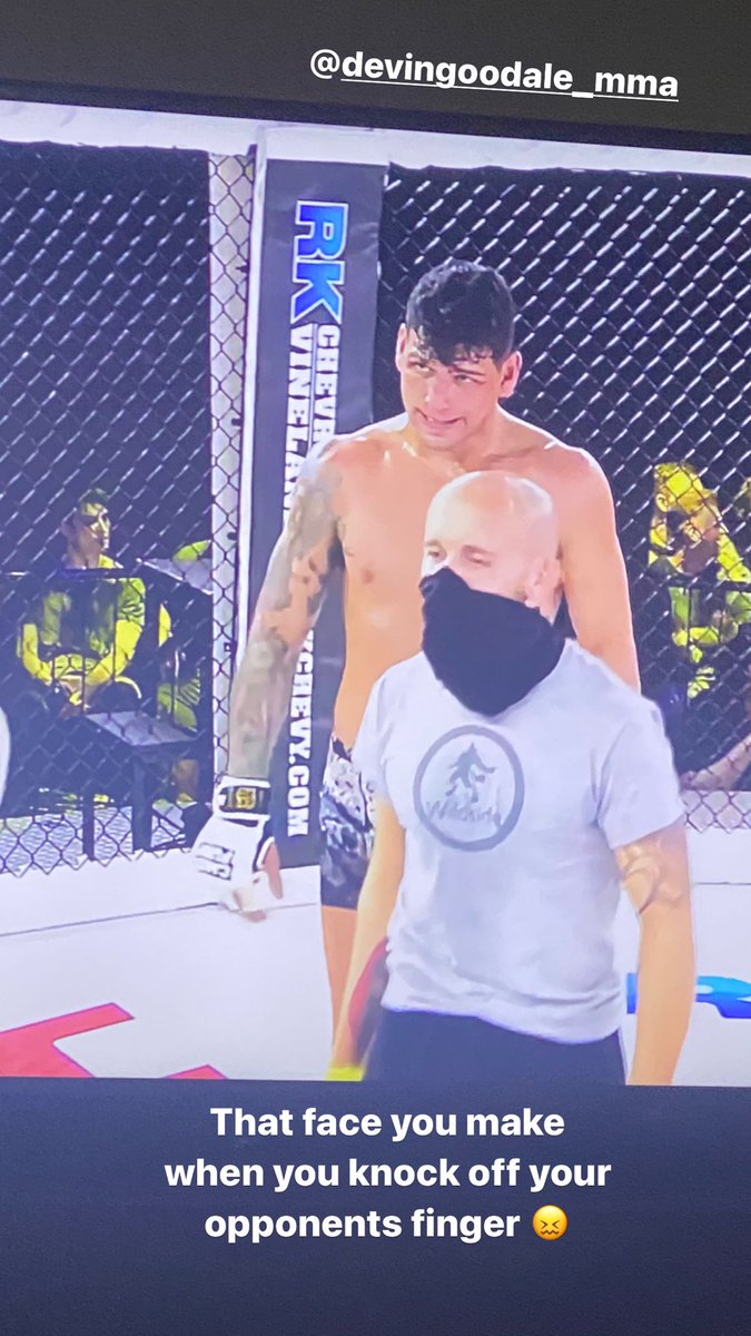 AngieOverkill's tweet photo. Just watched an old teammate kick a dude’s finger off on #CFFC 😖🥳😖 #DevinGoodale https://t.co/Ai33ERyeMF