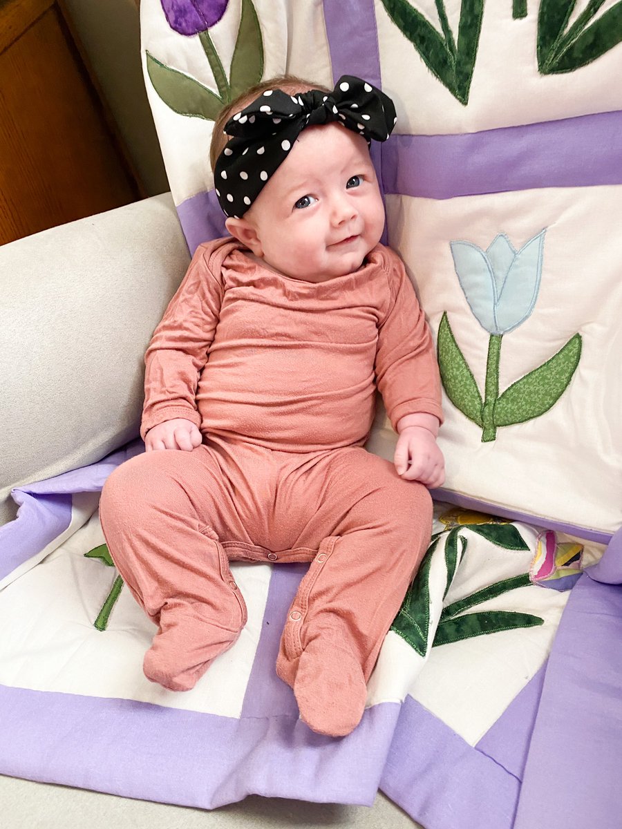 HaleyMo_'s tweet photo. I’ve posted these everywhere but look at her!! She’s my twin 🥰 https://t.co/VaAxHKD2Ik
