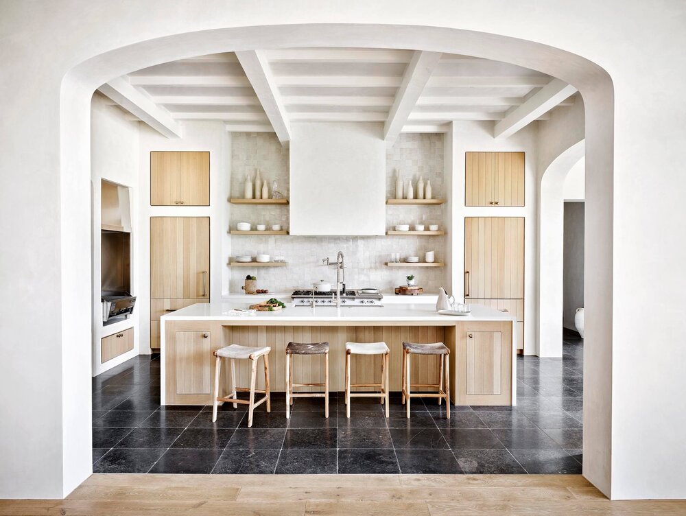 MeganDouglasDen's tweet photo. THE KITCHEN THAT BROKE THE INTERNET https://t.co/kd8VYuPCIM