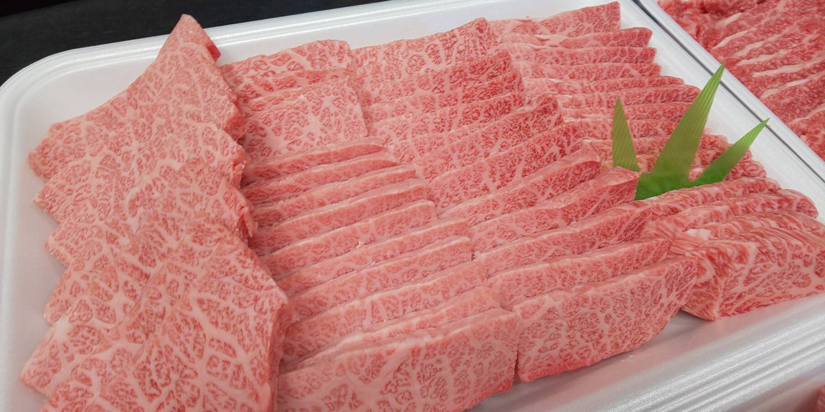 kojima_seiniku's tweet photo. いつも当店をご愛顧頂き誠にありがとうございます🙇♀️
本日もどうぞよろしくお願いします✨
#上カルビ
#サンカクバラ
#三角バラ
#A5
#karubi
#春
#春休み
#キャンプ
#BBQ
おいしさ伝わる https://t.co/319aQllrEZ