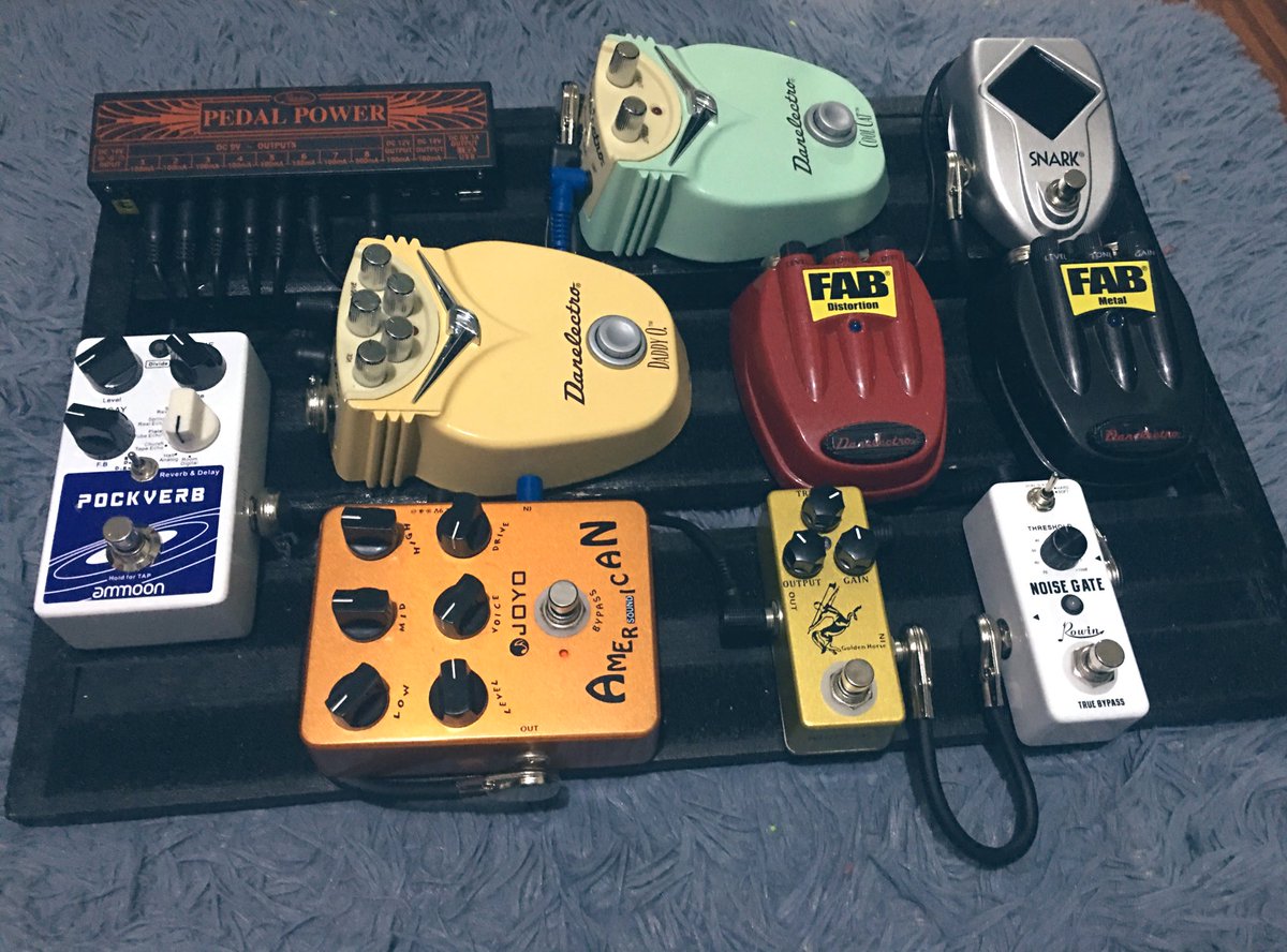 SDegilla's tweet photo. Natapos ren maglayout ng pedalboard kajamming nalang kulang HAHAHA https://t.co/awP92zFprS