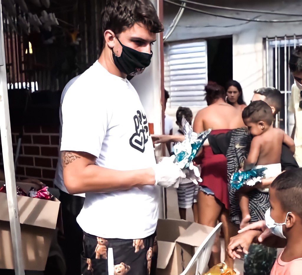 Teve Páscoa solidária sim! 🐇✨

youtu.be/NYmYPCbn8xI