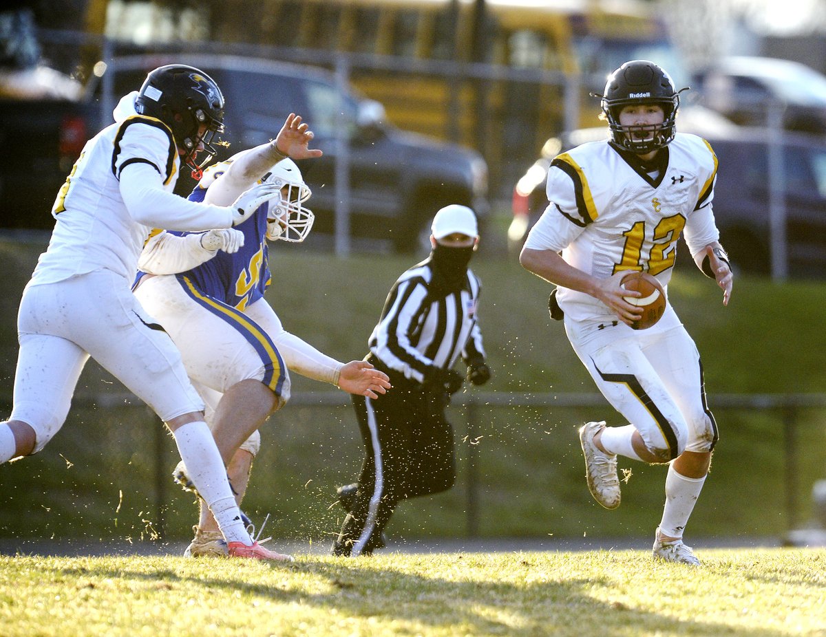Enough was enough for <a href="/SCCavsFootball/">Cavaliers Football</a>, who ended their losing skid against rival <a href="/LHS_Students_/">THE LIONS DEN</a> in a big way Thursday night. STORY/PHOTOS: bit.ly/31LKvSt #CVFootball