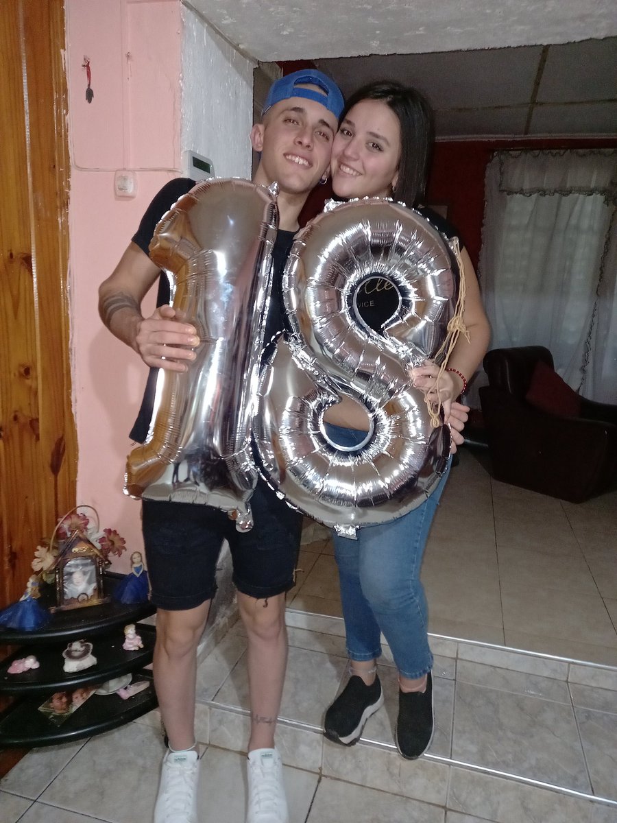 LautiiiSilva's tweet photo. Gracias por estar siempre, tanto en las buenas como en las malas, sos mi vida entera, te amo con todo mi corazón mi amor 😍💕 https://t.co/HqUkU2kk0G