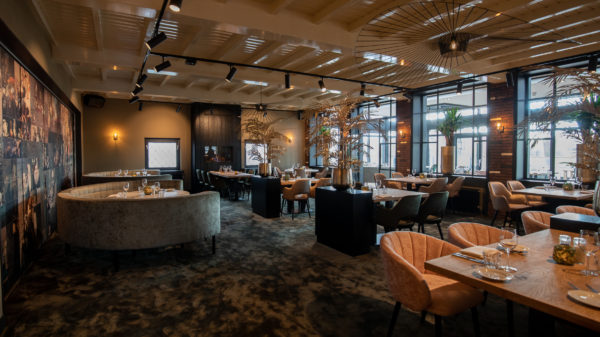 Binnenkijken bij vernieuwde restaurant De Hof dlvr.it/Rws9NJ