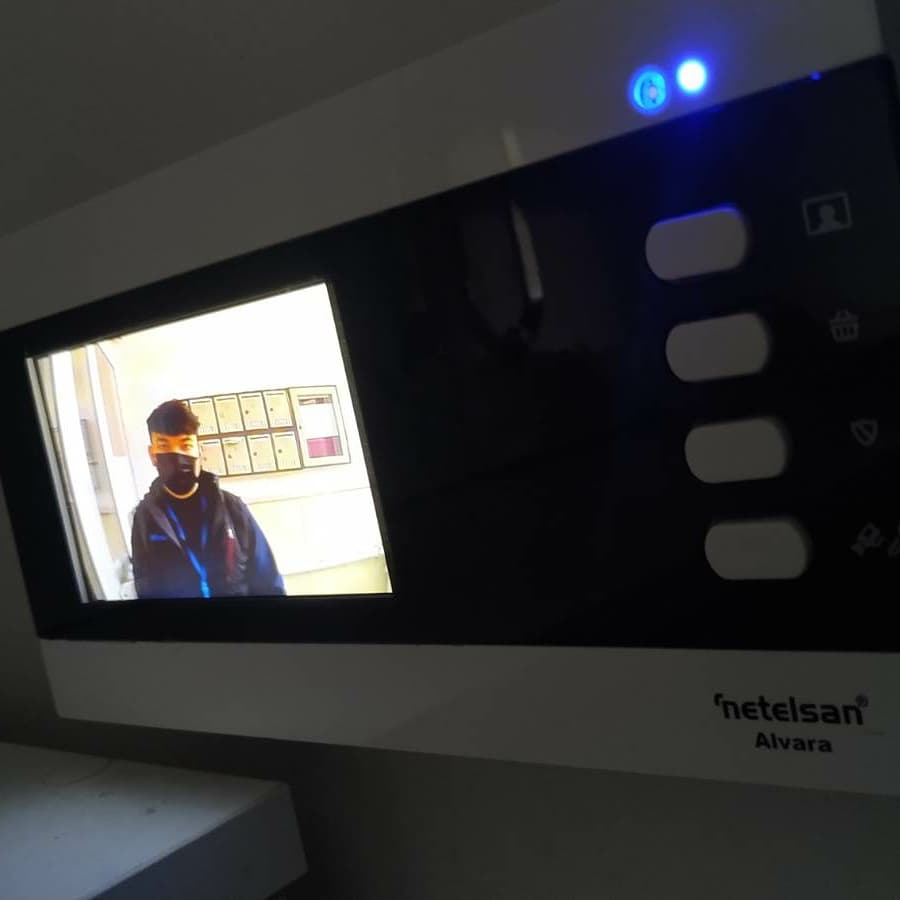 diyafoncu's tweet photo. Batıkent'te Umutyolu Sitesi E3 Blok ta https://t.co/Q1LEGMjlxt u tercih etmişlerdir. Hayırlı olsun. #görüntülüdiafon #diafon #ankaradiafon #diyafoncu #diafoncu #akıllıkilit #merter #akıllıkilitankara https://t.co/scwvAQxuZX https://t.co/HCTyWjMUza