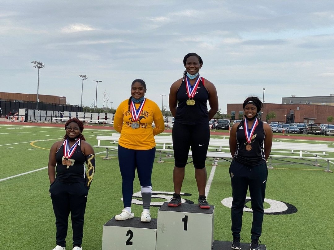 2sonsa's tweet photo. Almost gave me a heart attack when she scratched her first 2 throws but Mehgan is off to Area repping District 16-6A #3rdplace #Sophomore @CyParkAthletics @CyParkGirlsXCT1 https://t.co/uYfsUoumxR