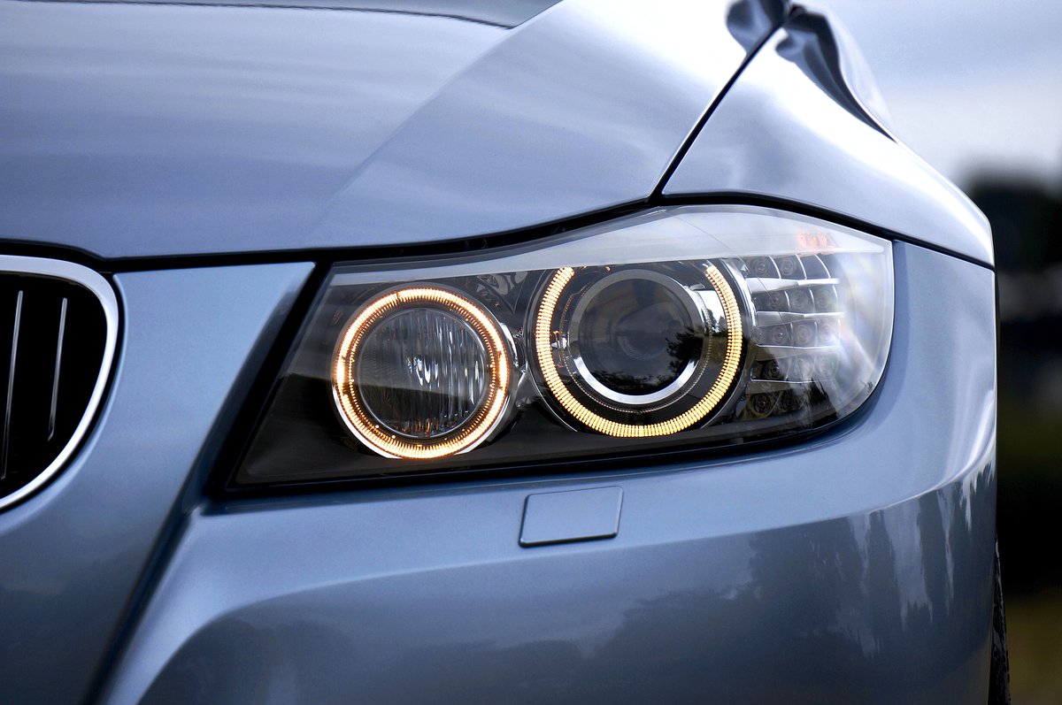 DVSAgovuk's tweet photo. Have you been using your car less and need to start driving it more again? 🚗

Make sure you check the lights and replace any faulty bulbs. 💡

Also, don’t forget to look at your tyre tread and pressure as well as the screenwash .💦

Make your journey safe. https://t.co/AiIH2pmMhF