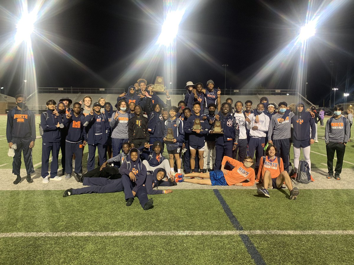 With a staff like ↙️ you get results last like➡️➡️↘️↘️↘️↘️! God has truly blessed me to work with not just a group of coworkers but friends. Not to mention the most hard working kids around! #nodepositnoreturn AREA BOUND!