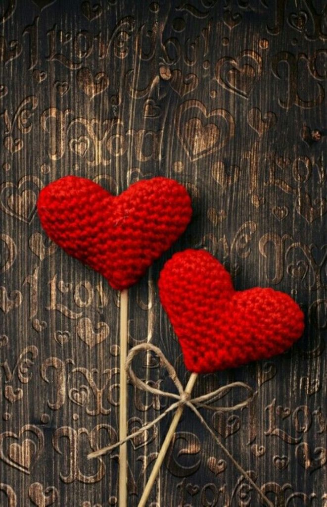 mslm_ah's tweet photo. قسمت نبضات قلبي بيني وبينك 
نبضة تقول انتي 
ونبضة تفر مني وتقبل حروف اسمك

#عاشق https://t.co/8BJzGK2YnM