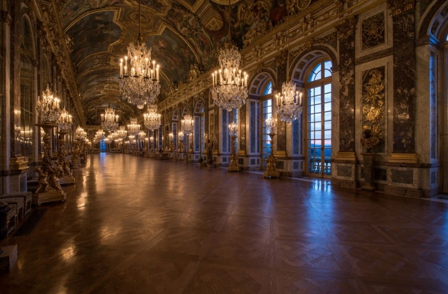 dostayako's tweet photo. В 10:00 водя шествие до ~Hall of Mirrors~, понякога има наредени хора,които идват само за дa ме зърнат и да обменят дума с мен.

А след това трябва да отида до кралския параклис за литургия. https://t.co/jNgNXErYEt