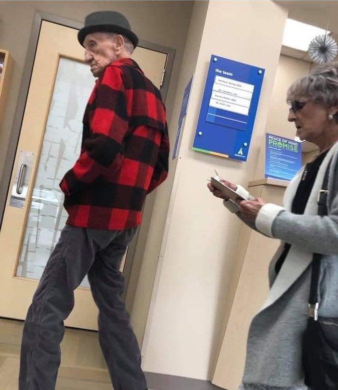 goTRlPPY's tweet photo. i gotta stop smoking, i thought i jus saw freddy kruger😭😭 https://t.co/rrSRlHPiGx