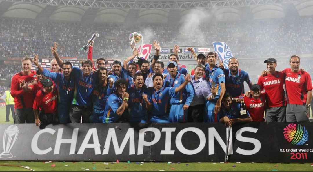 Shreyaa_30's tweet photo. #WorldCup2011 #MSDhoni ❤️😍
Remembering the proud moment🇮🇳 https://t.co/VknpllPe2g