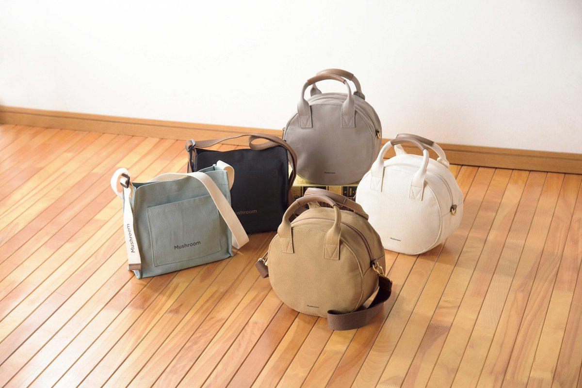 シャンブル しまむらグループ コーデのアクセントや お出かけ用にぴったり ワンカラー ロゴの落ち着いたシンプルデザインでコーディネートに合わせやすい お出かけや通勤通学へ 連れて行ってくださいね Mushroomの商品はこちらからチェック