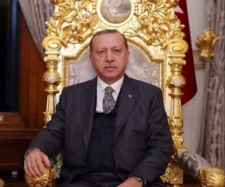 KomunistBiri34's tweet photo. Mustafa Kemal Atatürk'ün Ülkeyi neden Orduya, Polislere, Siyasetçilere, Hükümete değilde GENÇLERE BIRAKTIĞINI
Bugün çok daha iyi anladık..!

#NefesAlamıyorum 
#direniskadıköyde 
#SilipAtacağız https://t.co/sViiXZxfkn