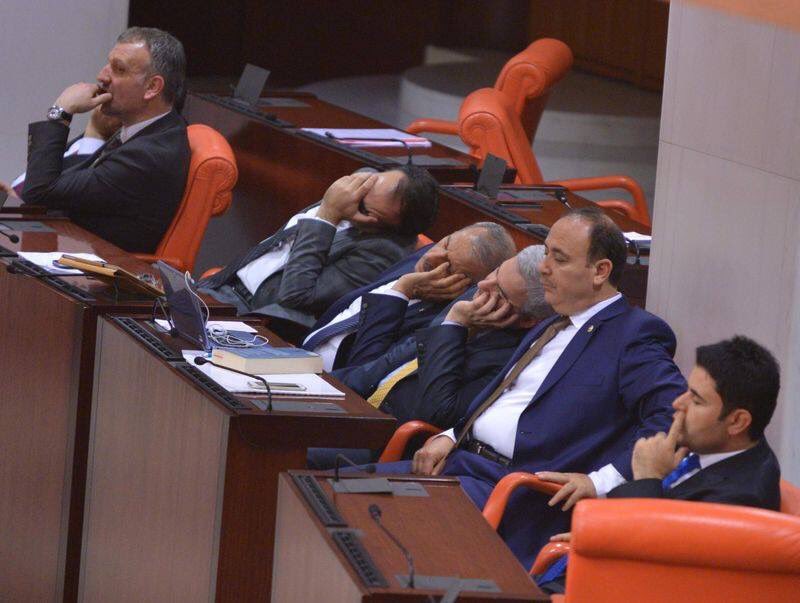 Mustafa Kemal Atatürk'ün Ülkeyi neden Orduya, Polislere, Siyasetçilere, Hükümete değilde GENÇLERE BIRAKTIĞINI
Bugün çok daha iyi anladık..!

#NefesAlamıyorum 
#direniskadıköyde 
#SilipAtacağız