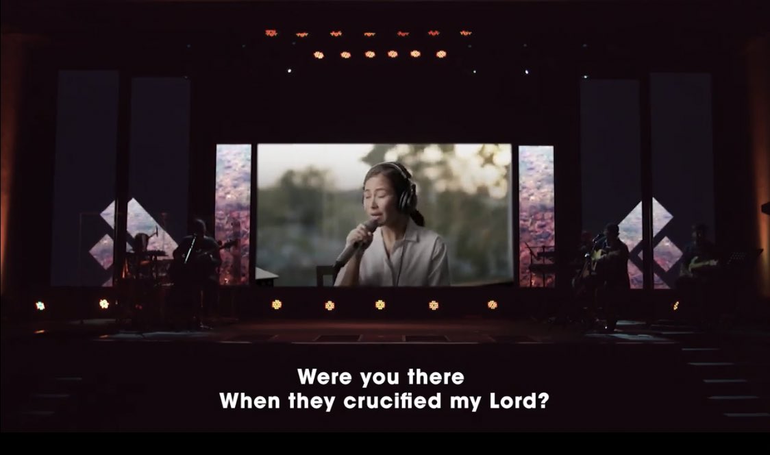sarahgpopster's tweet photo. Sarah and her faith with God.🥺🥺💕💕 https://t.co/vDwz50Fm1k