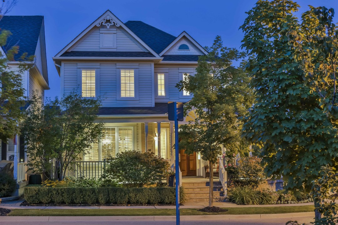 BuzzCovington's tweet photo. Do you want to add an extra wow-factor to your property listing? 

Twilight shots can make any property look jaw-dropping  and  blow the competition out of the water. 

Click here : https://t.co/VIQZNS26Et

Email us at : Buzz.Covington@gmail.com https://t.co/sNHP38VEGo