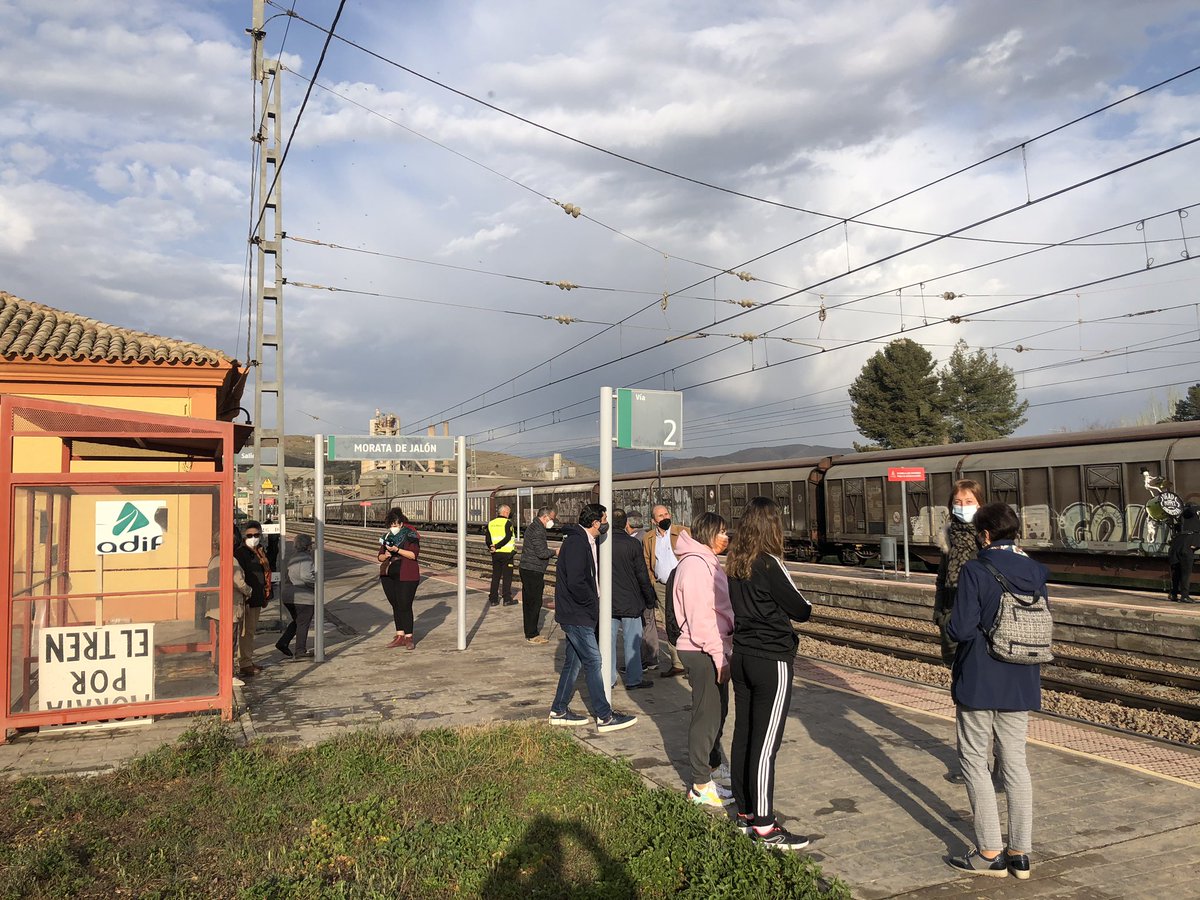 m_mrdc_'s tweet photo. #JalónPorElTren #MorataPorElTren #EstaPasando https://t.co/CWSAQUWO20