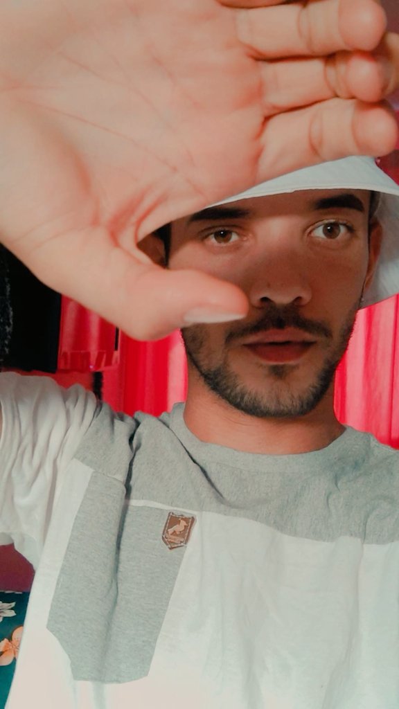 ApolloGoncalve's tweet photo. Tem que postar fotos aqui né !!? Kkkk https://t.co/cZZZyb2zeL