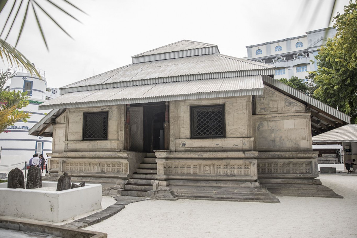 އިންޑިއާގެ އެހީގެ ދަށުން ހުކުރު މިސްކިތް މަރާމާތު ކުރުމުގެ މަސައްކަތް ފަށައިފި raajje.mv/97770