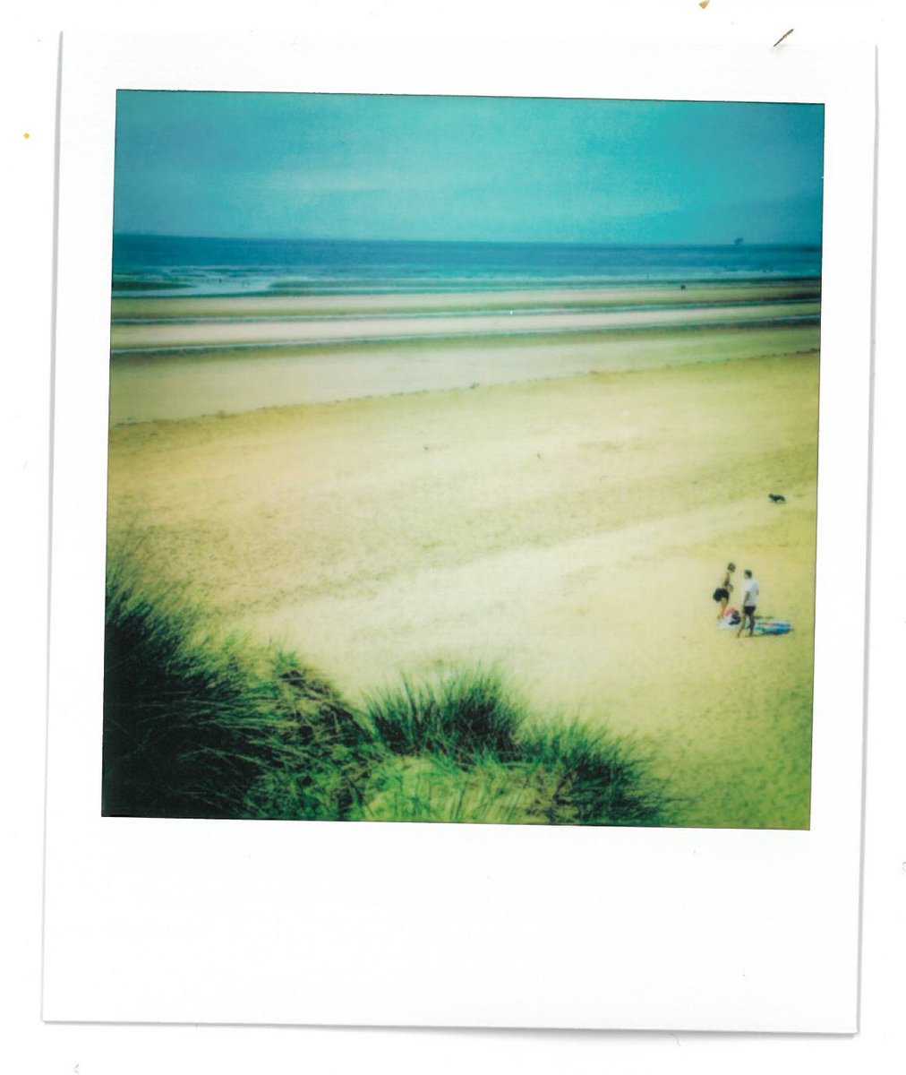 A Polaroid from a warmer day in freshfield Merseyside.
#polazine #filmshooterscollective #polaroidonestepplus #beach #dayout #merseysidephotography #martinparr #itypefilm #polaroidphotography