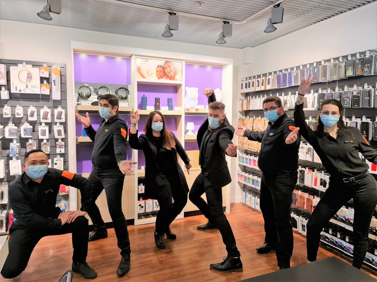Orange Store tweet media