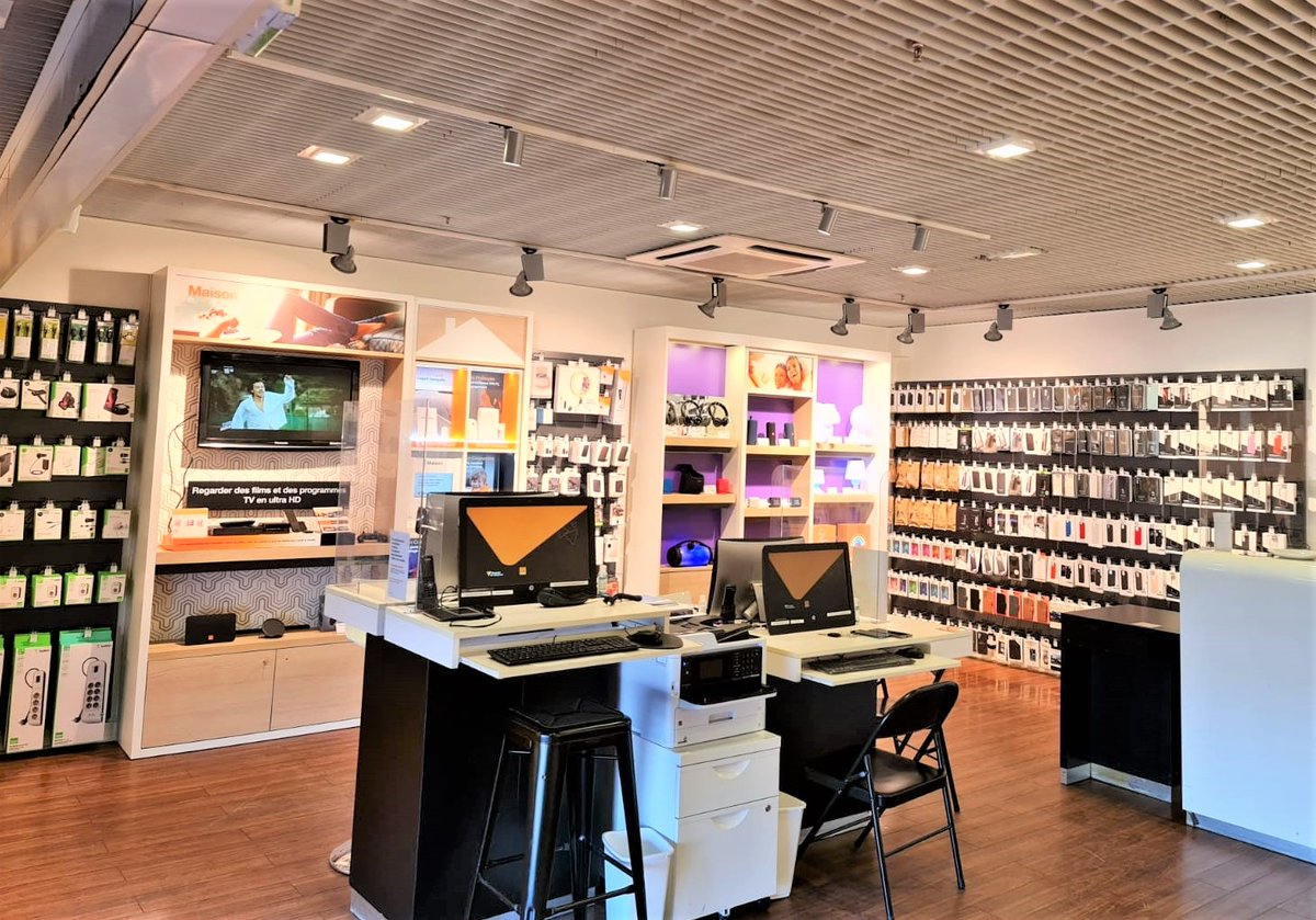 Orange Store tweet media