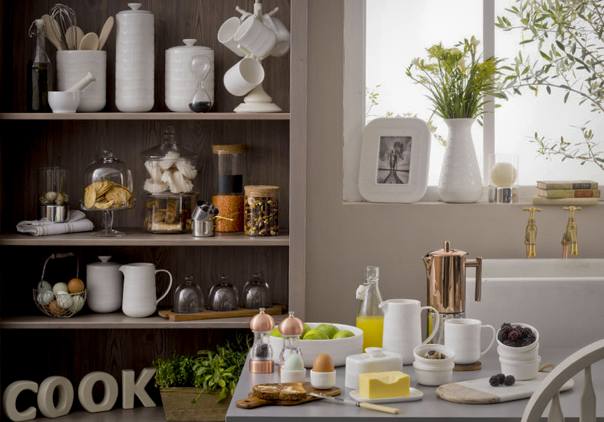 Happy Easter! 
😁 Welcome to #Fridayphoto We are going to post one image that we have taken, either portfolio work or commissioned. Commissioning a shoot? Send us a DM for a chat! 🥰 
#teambnimercury #studiophotography  #lifestylephotography #amazonphotography #WorcestershireHour