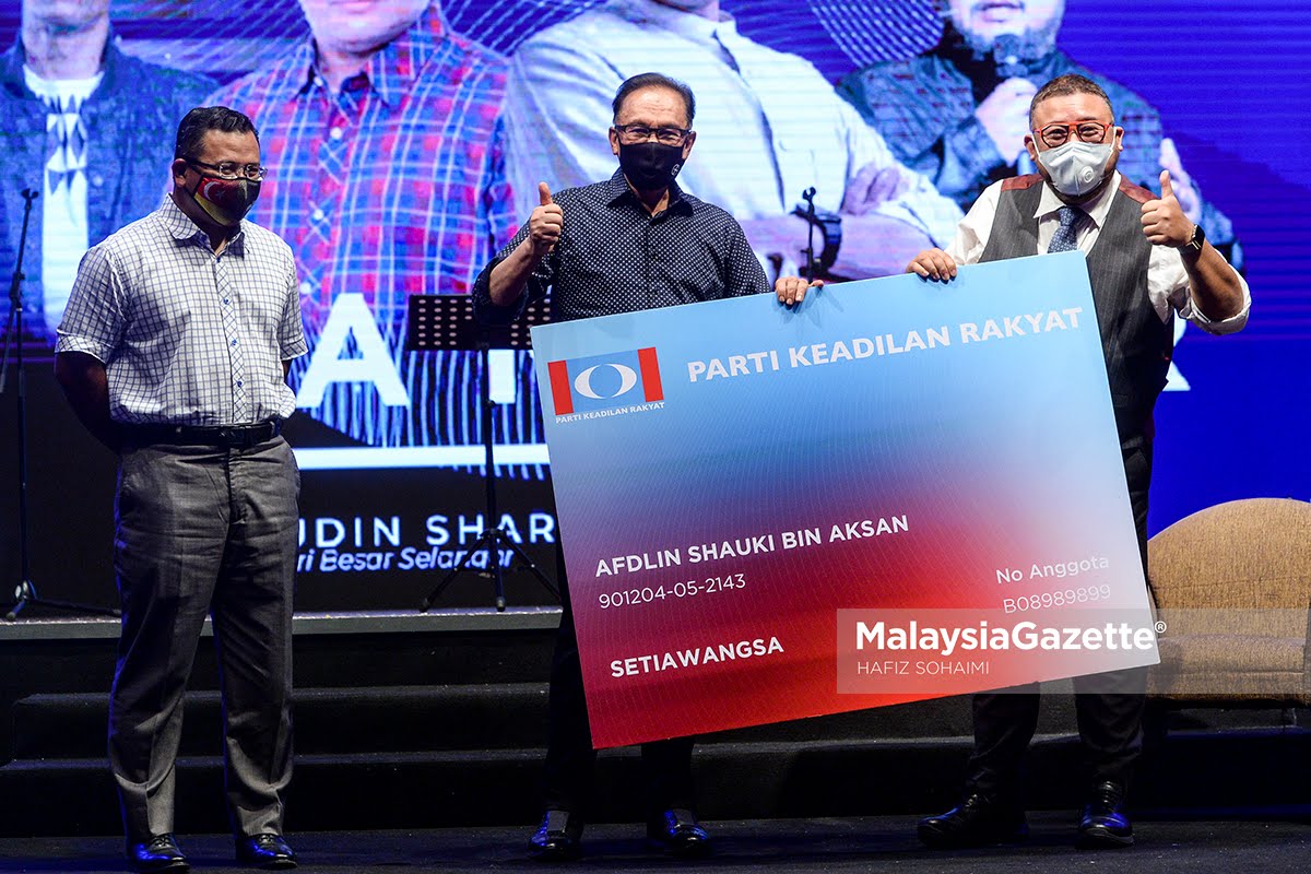 Ashraf Muhamad On Twitter Ooo Ingatkan Pelawak Sengaja Nak Buat Lawak Sepatutnya Tak Payahlah Letak Faham Kalau Tak Nak Reveal Tapi Janganlah Tipu Lebih Salah Lagi Kalau Guna Ic Orang Lain