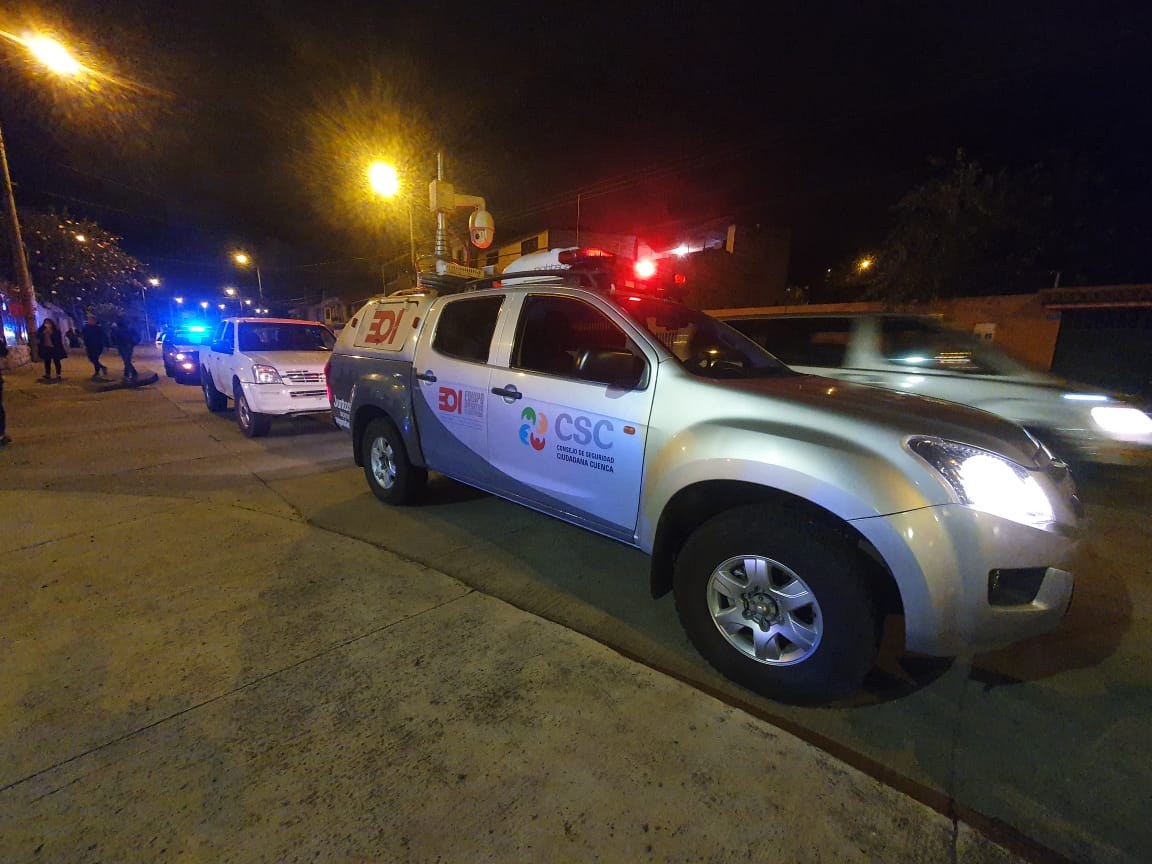 CSC_CUENCA's tweet photo. Por medio de las cámaras de vídeo incorporadas en la Camioneta de Primera Intervención del #EOICuenca, se realiza el seguimiento de cada acción ejecutada. 

¡Si prevenimos, ganamos! https://t.co/zos8swLYI6