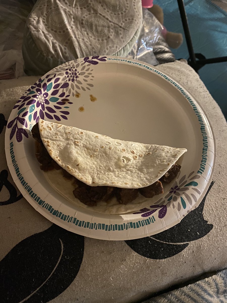 tifmjohnson's tweet photo. Lunch earlier and dinner now!
#salad #shreddedcarrots #purplecabbage #shreddedwhitecheddarcheese #limepepper #bacon #ranchdressing #zerosugaraandw #aandwrootbeer #gallonofwater #HydroMATE #carneguisada #lowcarbtortilla #lowcarb #lazyketo #vegas2021 https://t.co/QfeLxUgHJW