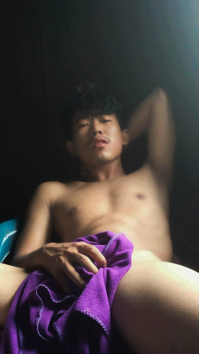 phyokooo17's tweet photo. ေက်ာင္းဆရာေလး မဂၤလာပါေက်ာင္းဆရာေလး အထန္ေလးဟ https://t.co/8qLyt8JmRs