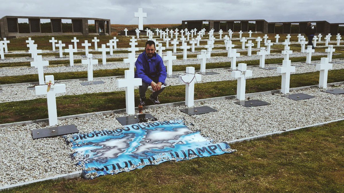 juampireynoso's tweet photo. Gracias viejo.
A vos y a todos los que dieron la cara por nuestra patria.
Gratitud y reconocimiento eterno.
Las Malvinas son argentinas.
🇦🇷 https://t.co/zCsBYUWuEw