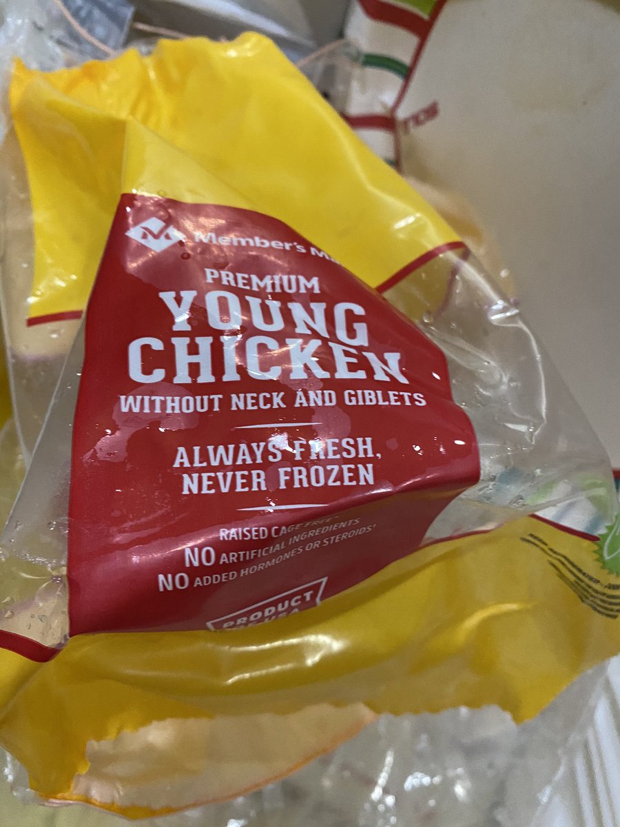 kellylovely2's tweet photo. @SamsClub @MembersMark I went and bought a whole chicken from Sam’s club on eastern and serene in Las Vegas, NV. When I used the 1 whole chicken 2 weeks ago I noticed hair/pin feathers on the chicken! I threw it away. I have never seen something like this before! https://t.co/qg5BFORvRC