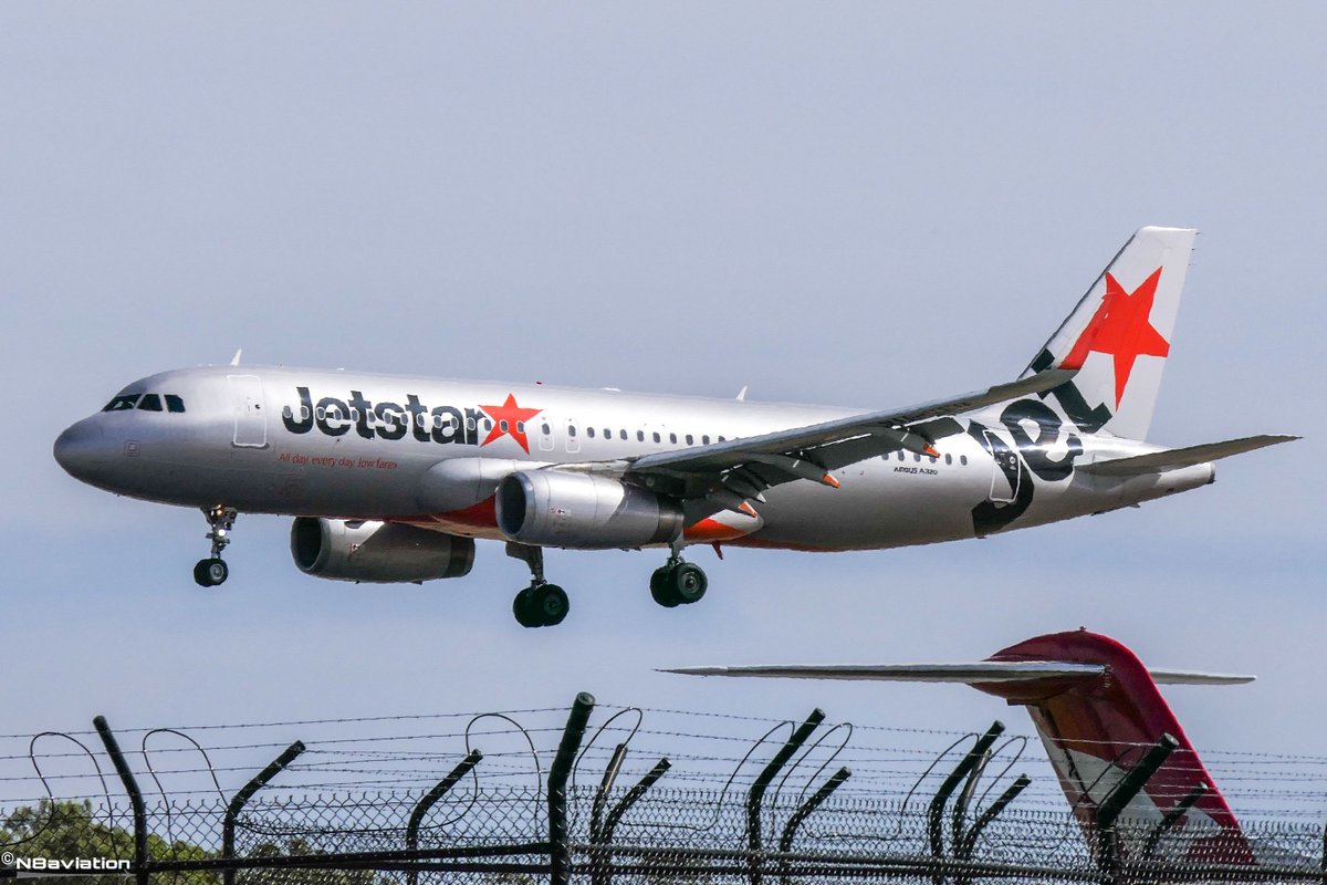 N8aviation's tweet photo. 📸3 Jan 21
🔲 One of Jetstar's #sharklet Airbus' VH-VFQ in the final stages of the RW06 #approach operating JQ974 Adelaide-Perth.
#airbus #a320 #spotting #avgeek #airbusa320 #work #airportlife #love #fridayfinals #fullflapsfriday https://t.co/huBYwRR7BU