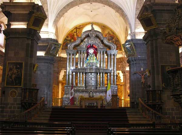 This evening's site is Catedral Basílica de la Virgen de la Asuncíon (Cathedral Basilica of the Assumption of the Virgin), or more simply, Cusco Cathedral. It's the main church of the Roman Catholic Archdiocese of Cusco. Building was started in 1559 on the site of an earlier.....